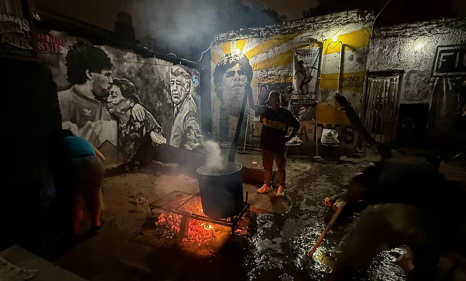 ম্যারাডোনার জন্মভিটা এখন লঙ্গরখানা