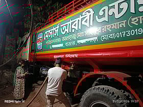 শরীয়তপুরে রাতের আঁধারে মজুত করা হচ্ছিল ডিজেল, হাতেনাতে ধরল প্রশাসন