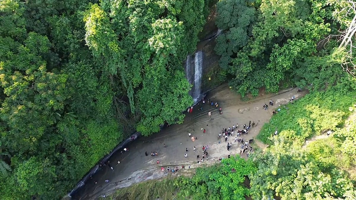 খাগড়াছড়ির শুকিয়ে যাওয়া রিসাং ঝরনা। সম্প্রতি তোলা
