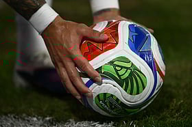 ইউরোপের শীর্ষ পাঁচ লিগ: শিরোপা সমীকরণে কোন দল কোথায়