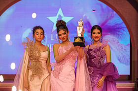 বিদেশ ভ্রমণ, টাকার চেক আর কী কী পুরস্কার পাচ্ছেন লাক্স …