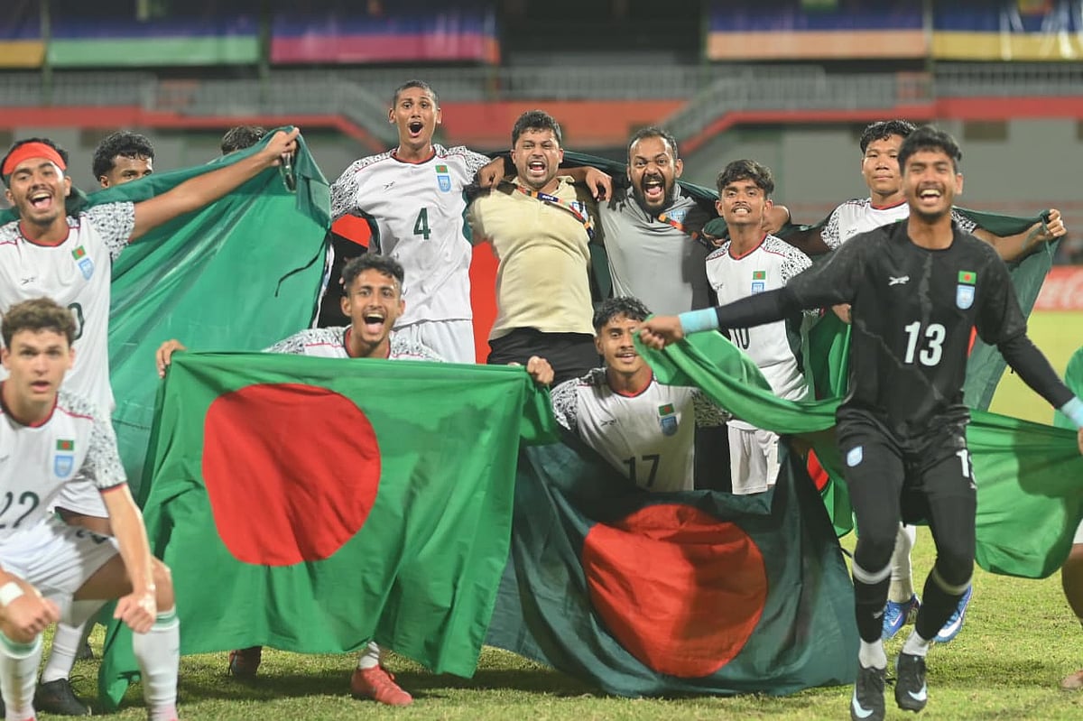 সাফ অনূর্ধ্ব–২০ চ্যাম্পিয়নশিপ জেতার পর খেলোয়াড়দের উচ্ছ্বাস