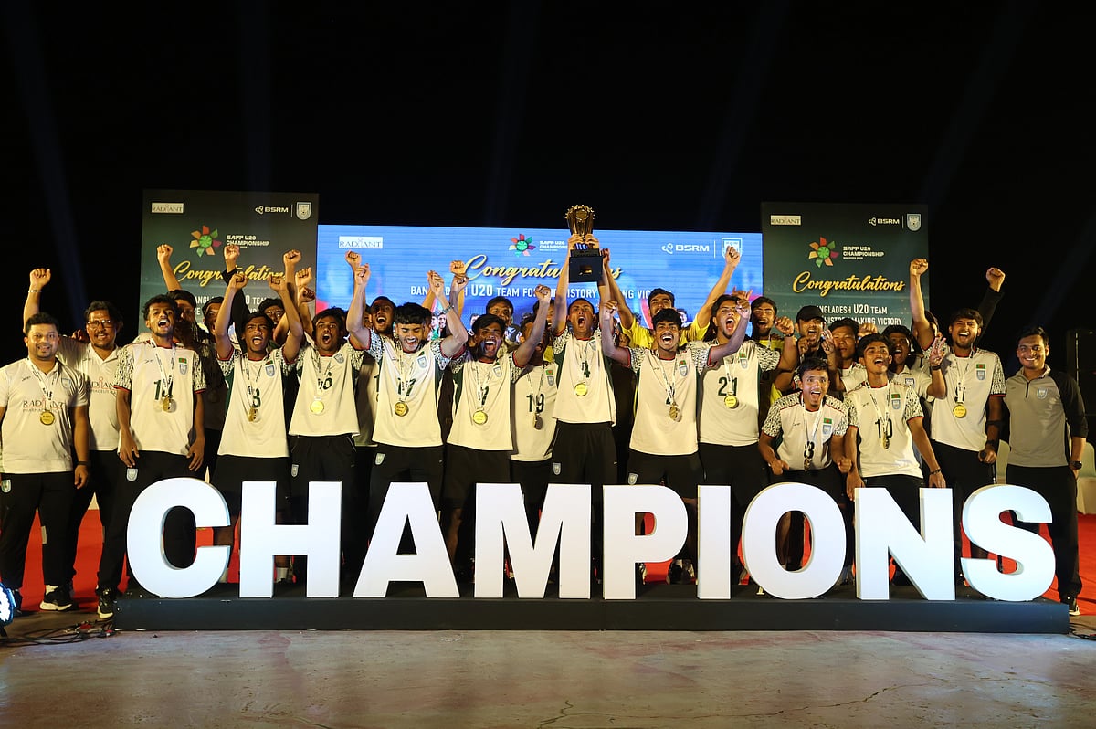 রাজধানীর হাতিরঝিলে সংবর্ধনা পেয়েছে সাফ চ্যাম্পিয়নশিপজয়ী বাংলাদেশ অনূর্ধ্ব–২০ পুরুষ ফুটবল দল