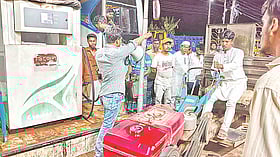 সেচ মৌসুমে প্রয়োজনমতো তেল পাচ্ছেন না কৃষক