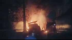 মাটি ব্যবসা নিয়ে দ্বন্দ্ব, ফেনীতে ছাত্রদল নেতার বাড়িতে আগুন