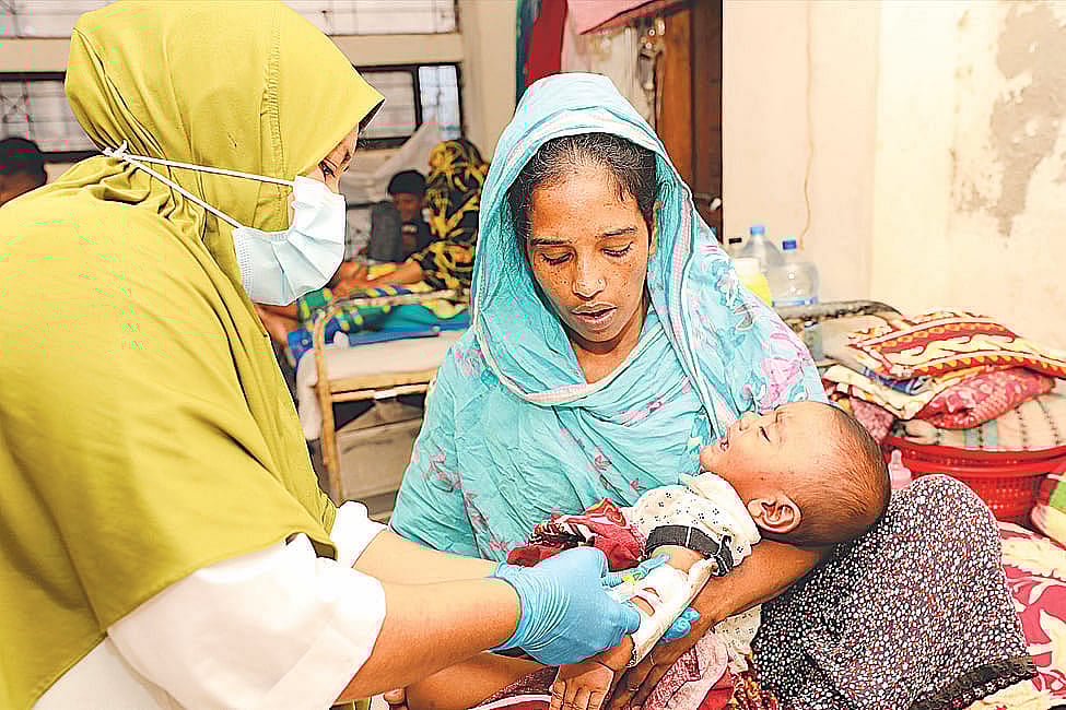 হাসপাতালে চিকিৎসাধীন হামে আক্রান্ত শিশু