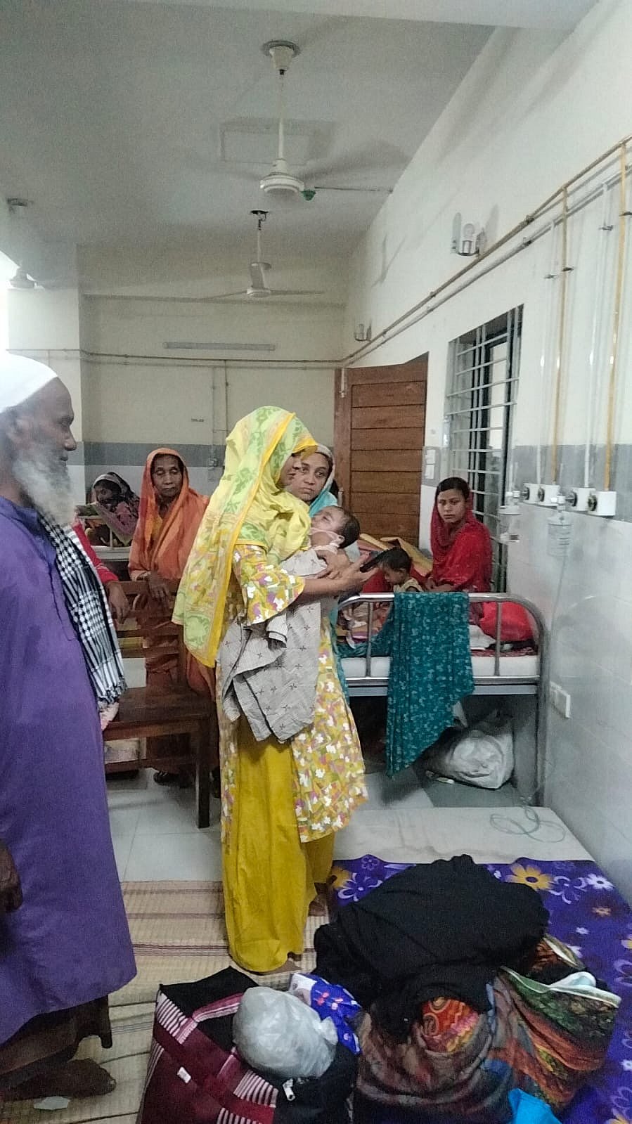 কুষ্টিয়া মেডিকেলে হামের উপসর্গ নিয়ে আরও এক শিশুর মৃত্যু। গতকাল শুক্রবার