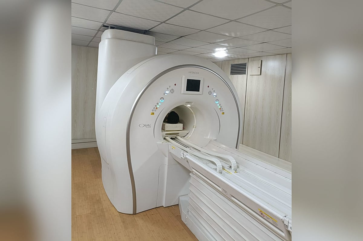 চট্টগ্রাম মেডিকেল কলেজ হাসপাতালের এমআরআই যন্ত্র। সম্প্রতি তোলা