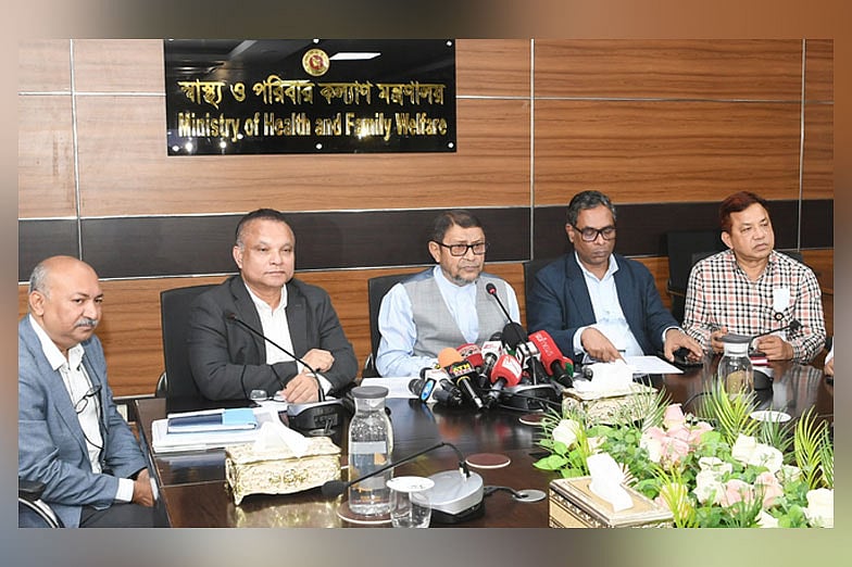 আজ শনিবার সচিবালয়ে স্বাস্থ্য ও পরিবার কল্যাণ মন্ত্রী সরদার মো. সাখাওয়াত হোসেন সংবাদ সম্মেলন করেন