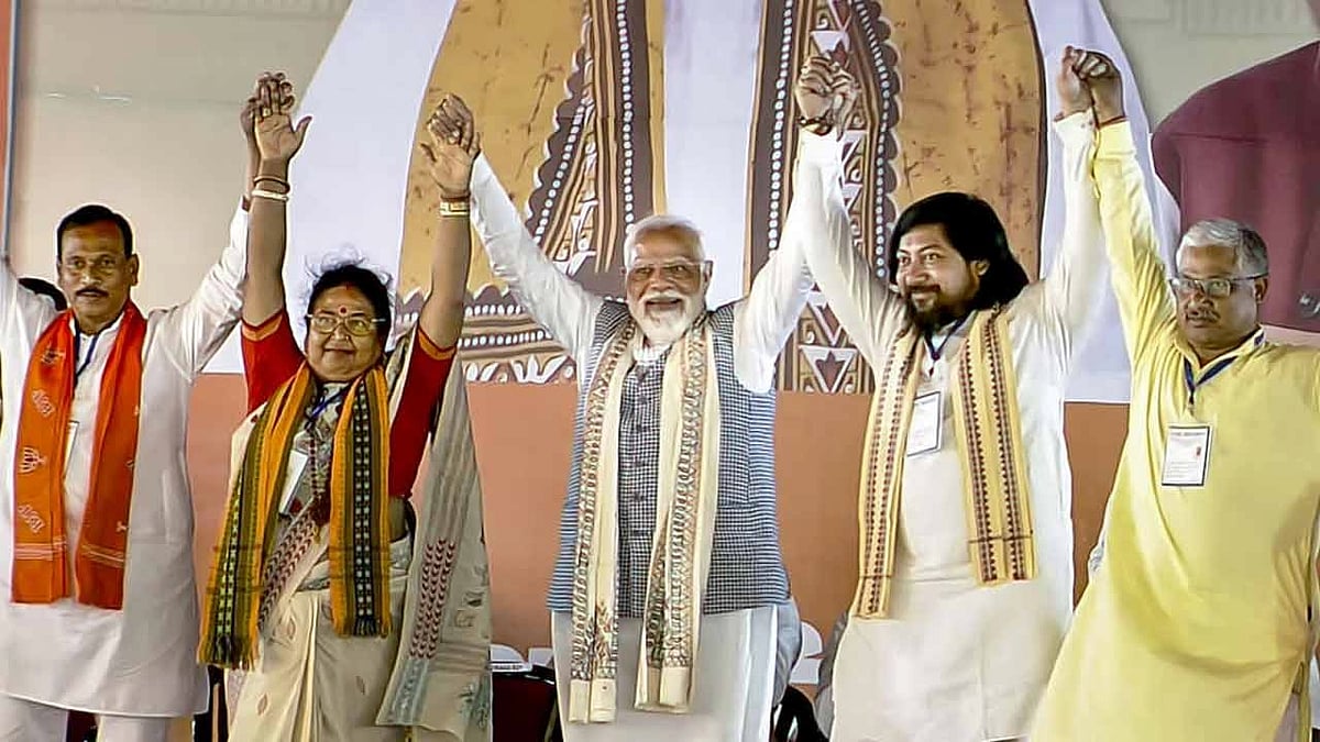 বিজেপির বিজয় সংকল্প সভায় ভারতের প্রধানমন্ত্রী নরেন্দ্র মোদি। রোববার কোচবিহারের রাসমেলা ময়দানে