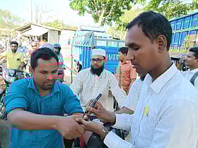 ফিলিং স্টেশনে আঙুলে ‘অমোচনীয় কালি’ লাগিয়ে তেল বিক্রি