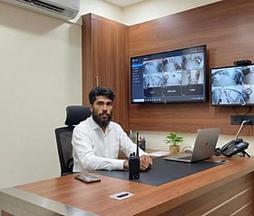 স্বরাষ্ট্রমন্ত্রীর ছবি ব্যবহার করে প্রতারণা, এক ব্যক্তি গ্রেপ্তার