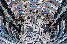 দোকান-মল খোলা রাত ৭টা পর্যন্ত