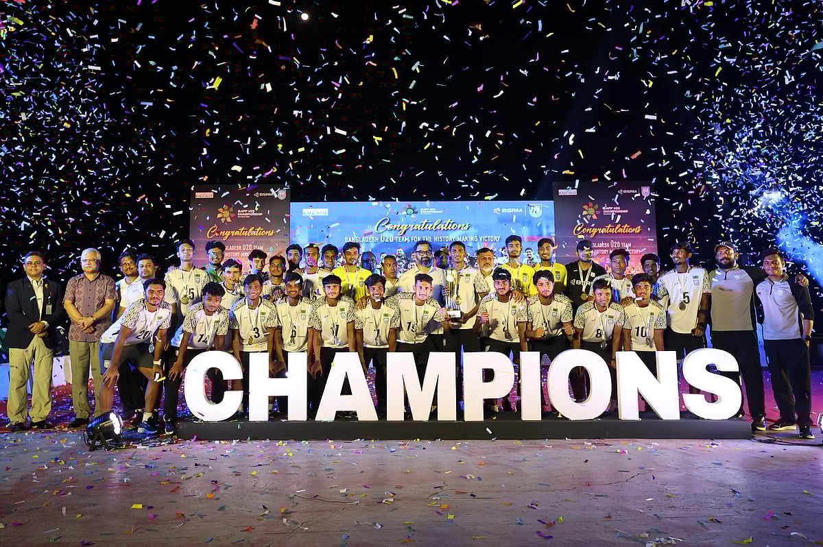 রাজধানীর হাতিরঝিলে সংবর্ধনা পেয়েছে সাফ চ্যাম্পিয়নশিপজয়ী বাংলাদেশ অনূর্ধ্ব–২০ পুরুষ ফুটবল দল