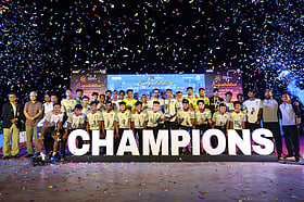 ফুটবলারদের সংবর্ধনাকে হালকা বানিয়ে ফেলা হচ্ছে না তো