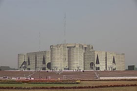 সংসদে দুই অধ্যাদেশ আইন, চাকরির বয়স ৩২