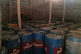 পাথরঘাটায় অবৈধভাবে মজুত ১৯০ ব্যারেল ডিজেল উদ্ধার, ৫০ হাজার টাকা জরিমানা