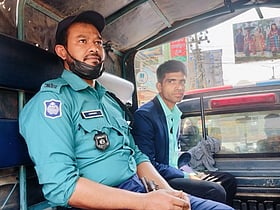 পেশায় রাজমিস্ত্রি, প্রেমিকাকে এএসপির পরিচয় দিয়ে ভুয়া পরিচয়পত্র বানাতে এসে যুবক আটক