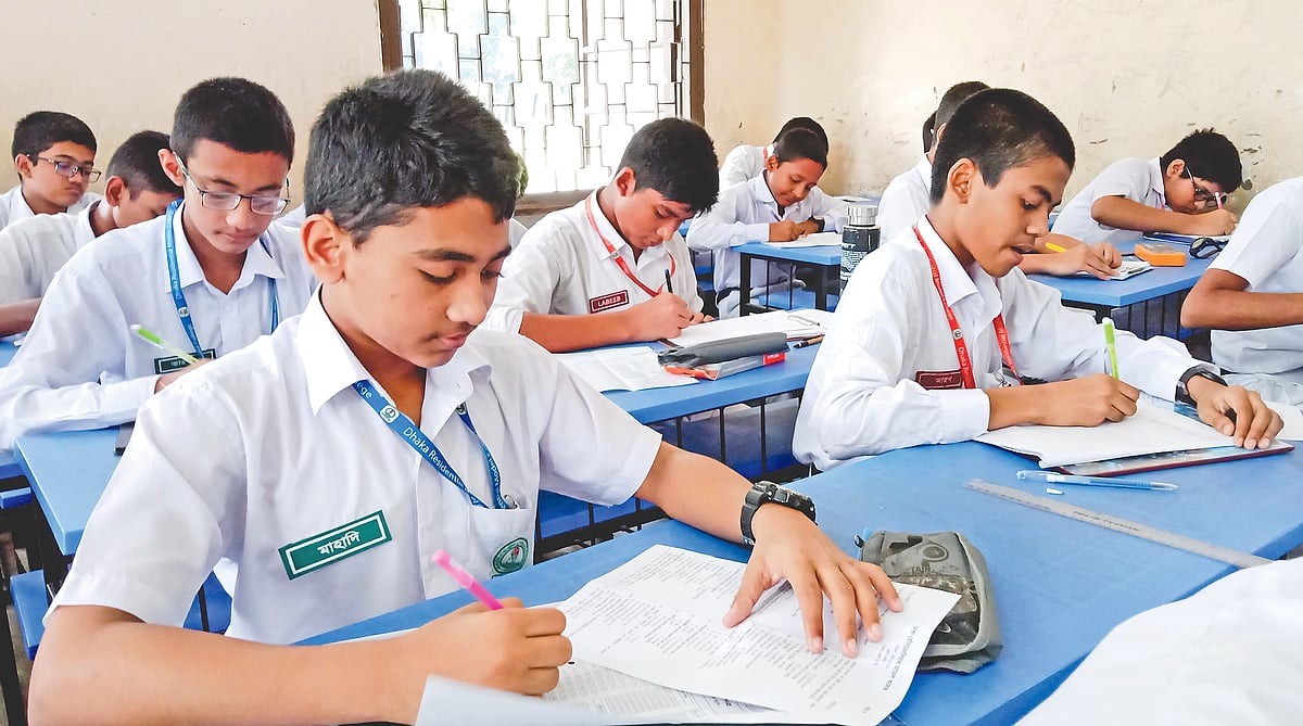 বৃত্তি পরীক্ষার জন্য প্রস্তুতি নিচ্ছে রেসিডেনসিয়াল মডেল কলেজের শিক্ষার্থীরা