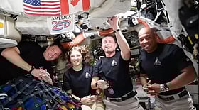 রেকর্ড গড়ার পর এবার পৃথিবীর পথে আর্টেমিসের চার নভোচারী