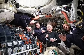 যোগাযোগবিচ্ছিন্ন অবস্থায় আর্টেমিসের নভোচারীদের অনুভূতি কেমন ছিল, জানতে চাইলেন ট্রাম্প