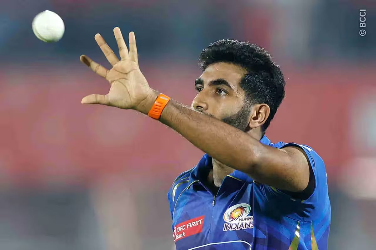 এবারের আইপিএলে উইকেট পাচ্ছেন না যশপ্রীত বুমরা