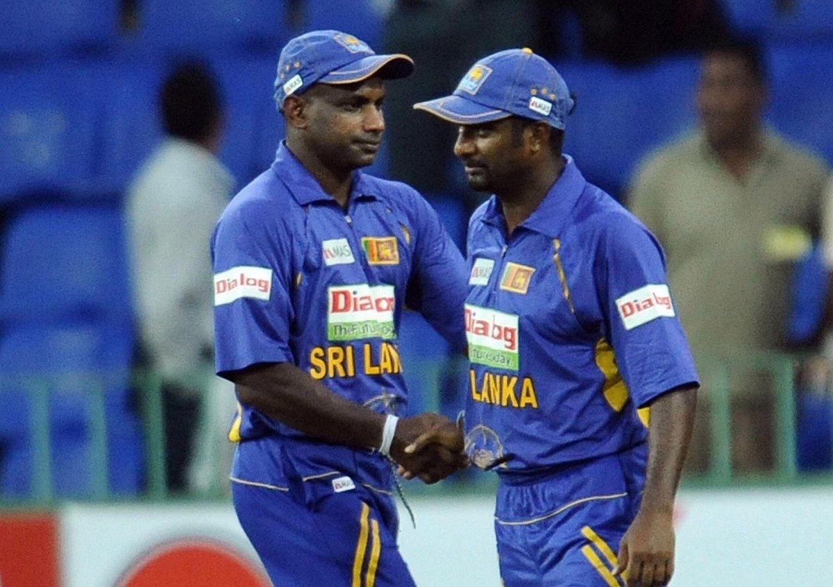 সনাৎ জয়াসুরিয়া ও মুত্তিয়া মুরালিধরন। একসঙ্গে খেলেছেন ৯০ টেস্ট, ৩০৭ ওয়ানডে; অথচ ব্যাটিংয়ে কখনো জুটি হয়নি তাঁদের।