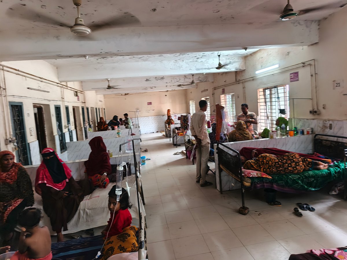 বরগুনা জেনারেল হাসপাতালে বাড়ছে ডায়রিয়া রোগীর সংখ্যা। আজ দুপুরে তোলা