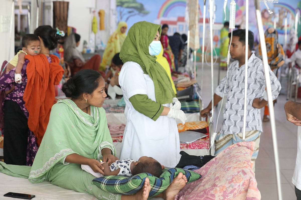 হামের উপসর্গ নিয়ে হাসপাতালে ভর্তি শিশুর চিকিৎসা চলছে