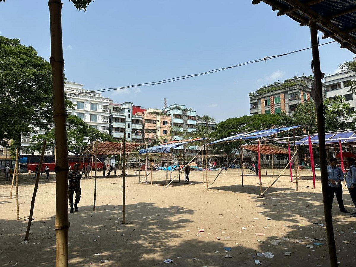 বাধার মুখে রাজউক পুনর্বাসন প্রকল্প ডিআইটি প্রজেক্ট মাঠে বৈশাখী মেলা আয়োজন বন্ধ রাখা হয়েছে। মেরুল বাড্ডা, ঢাকা। ১২ এপ্রিল ২০২৬