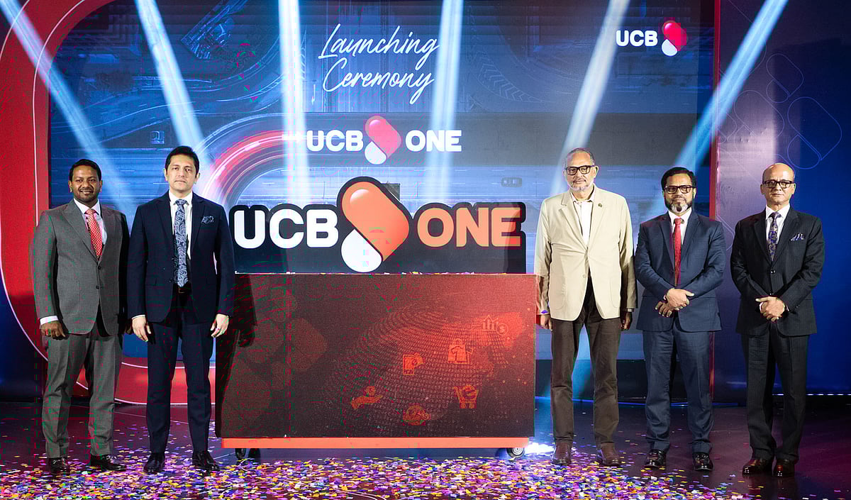 আজ রোববার দুপুরে রাজধানীর সোনারগাঁও হোটেলে আয়োজিত ইউনাইটেড কমার্শিয়াল ব্যাংকের (ইউসিবি) নতুন অ্যাপ ‘ইউসিবি ওয়ান’ উদ্বোধন করা হয়। এতে প্রধান অতিথি ছিলেন প্রধানমন্ত্রীর অর্থ ও পরিকল্পনা উপদেষ্টা রাশেদ আল মাহমুদ তিতুমীর। এ উপস্থিত ছিলেন ইউসিবি ব্যাংকের চেয়ারম্যান শরীফ জহীরসহ অন্য ঊর্ধ্বতন কর্মকর্তারা