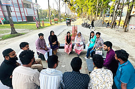 জামালপুর বন্ধুসভার পাঠচক্রে শেলী সেনগুপ্তার ‘সেলাই করা মুখ’