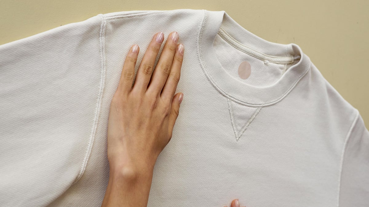 সোয়েট শার্টে এমন ত্রিভুজ নকশার পেছনের কারণ শুধু স্টাইল না