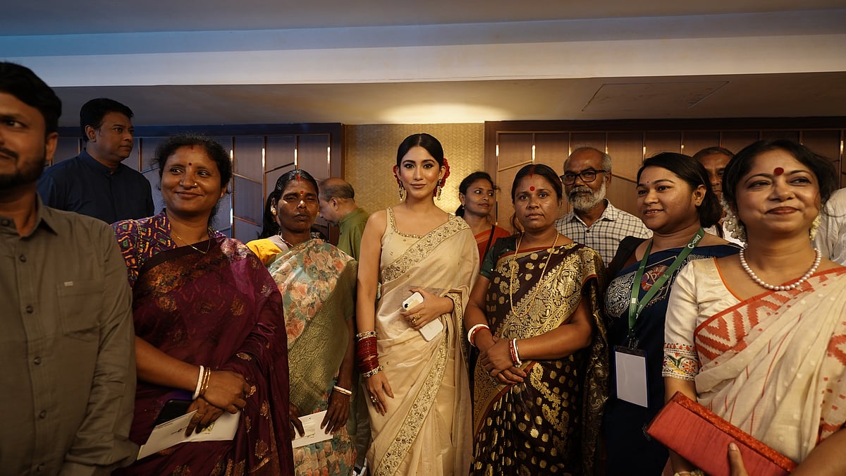 গতকাল রাজধানীর স্টার সিনেপ্লেক্সের এসকেএস টাওয়ার শাখায় চরকি অরিজিনাল ফিল্মটির প্রিমিয়ার ছিল। চরকির সৌজন্যে