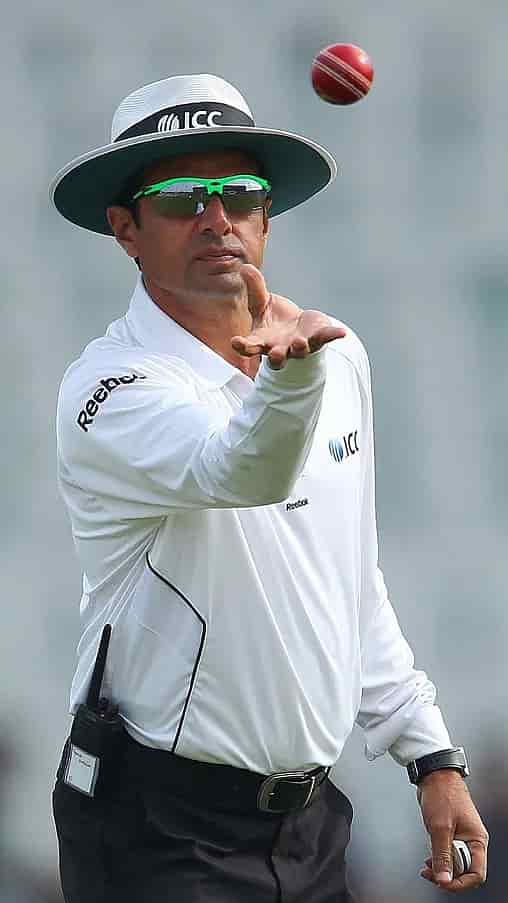 সবচেয়ে বেশি ম্যাচের আম্পায়ার যাঁরা