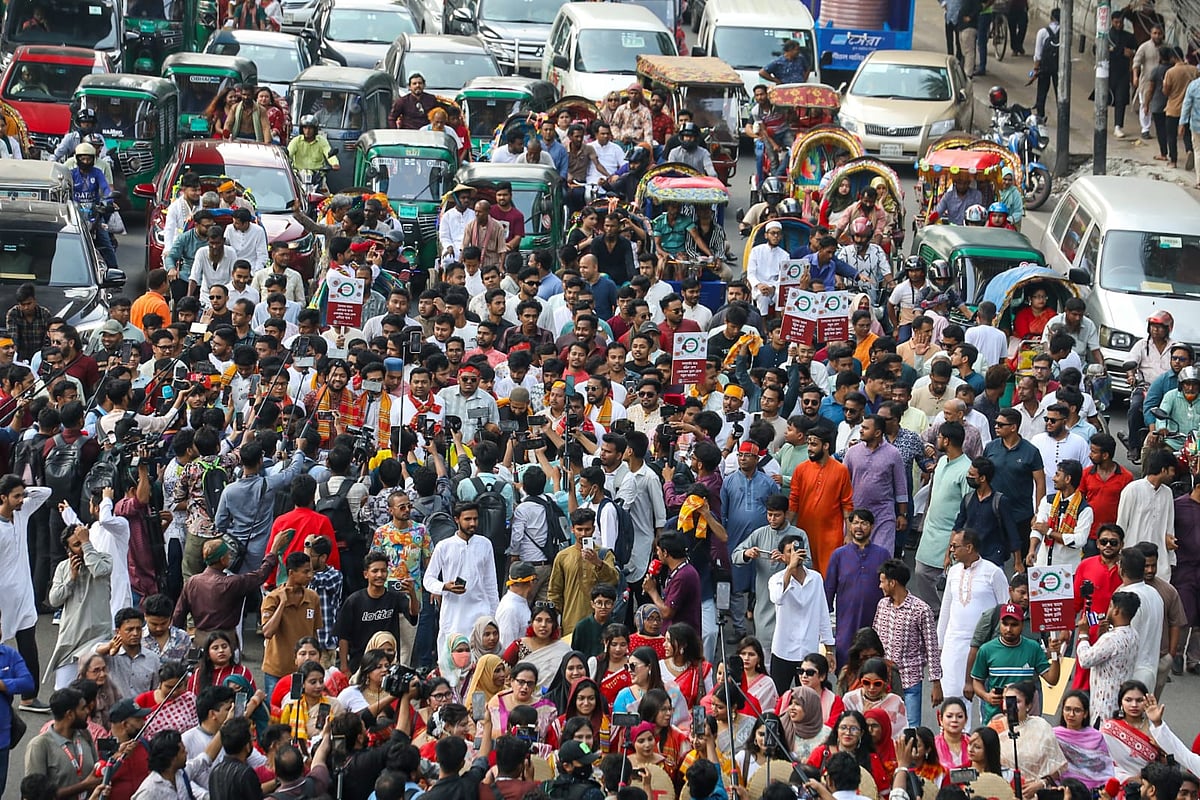 পয়লা বৈশাখ উপলক্ষে জাতীয় নাগরিক পার্টির (এনসিপি) আয়োজনে শোভাযাত্রা। আজ মঙ্গলবার বিকেলে রাজধানীর পরীবাগ এলাকায়