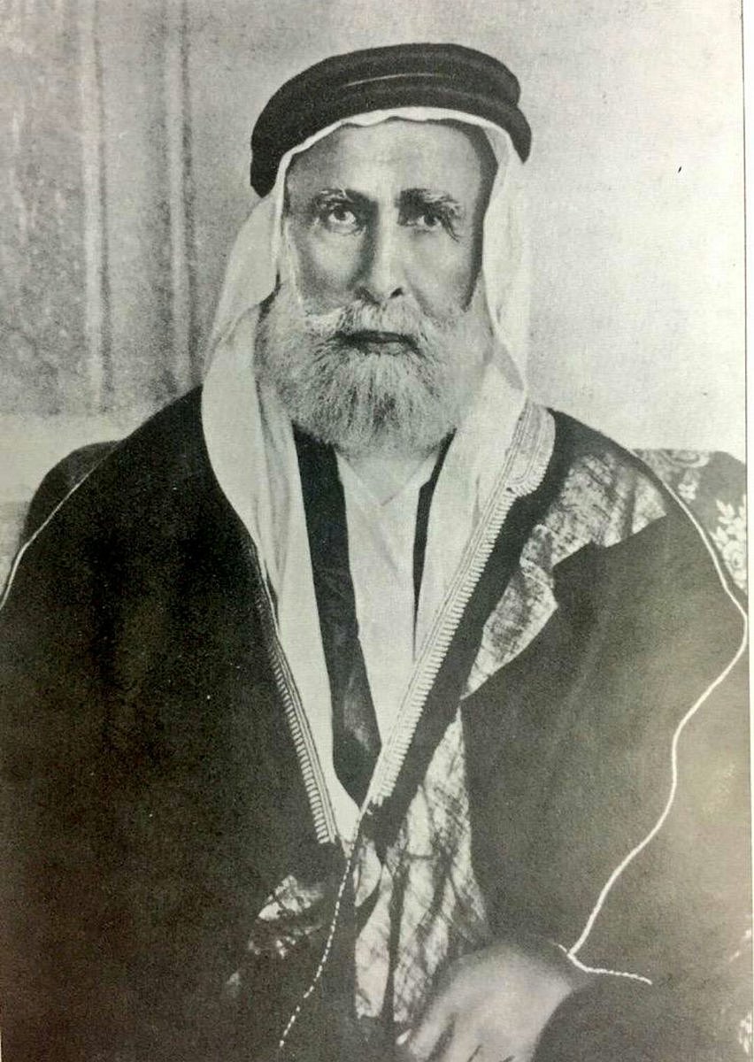 হুসেইন ইবনে আলী। তিনি সাধারণ কোনো নেতা ছিলেন না। তিনি ছিলেন মক্কার ঐতিহ্যবাহী হাশেমি বংশের লোক ও মহানবী (সা.)-এর বংশধর।