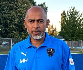 মোহামেডান থেকে কানাডার ফুটবল মাঠ: গোলকিপিং কোচ মোহাম্মদ হাকিমের গল্প