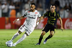 নেইমারকে বিশ্বকাপ দলে রাখা নিয়ে আনচেলত্তির সঙ্গে আলোচনা ব্রাজিল প্রেসিডেন্টের