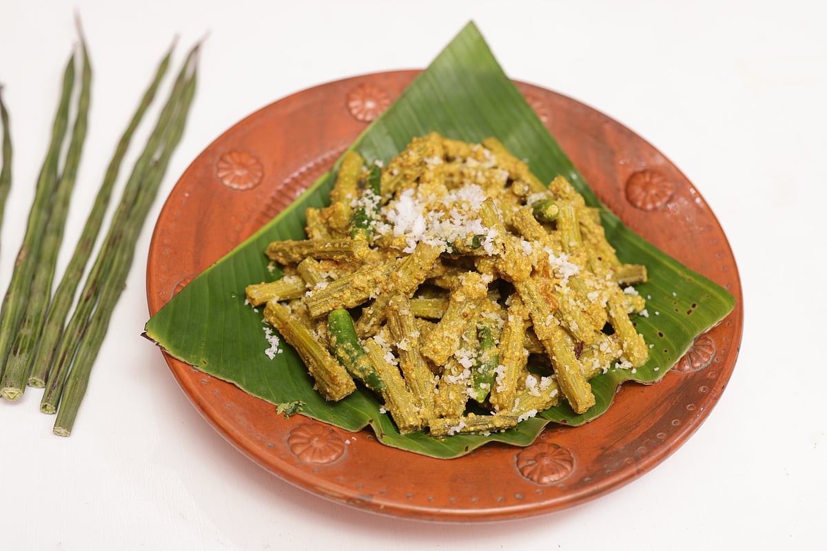 নারকেলবাটায় শজনেডাঁটা