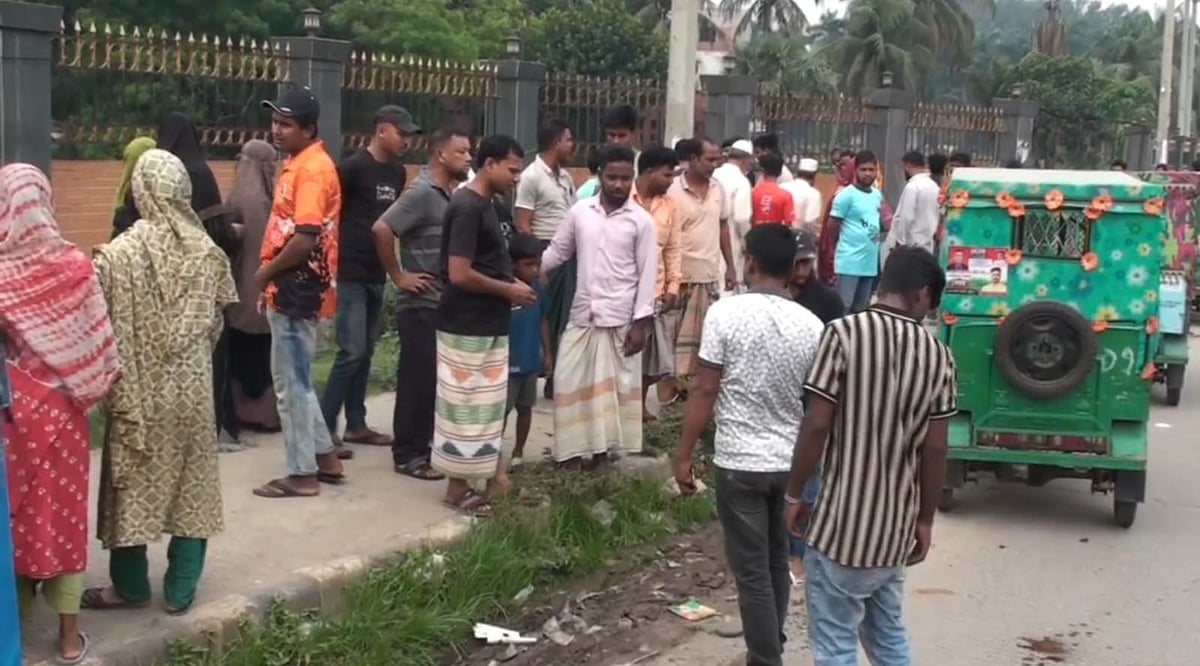 ঢাকা-টাঙ্গাইল মহাসড়কের পাশে ইবনে সিনা ফার্মাসিউটিক্যাল কারখানার উল্টো পাশে আনসার একাডেমি লেকের পাড়ে একটি লাশ পড়ে থাকতে দেখে পুলিশকে খবর দেন কয়েকজন। আজ সকালে গাজীপুরের কালিয়াকৈর উপজেলায়