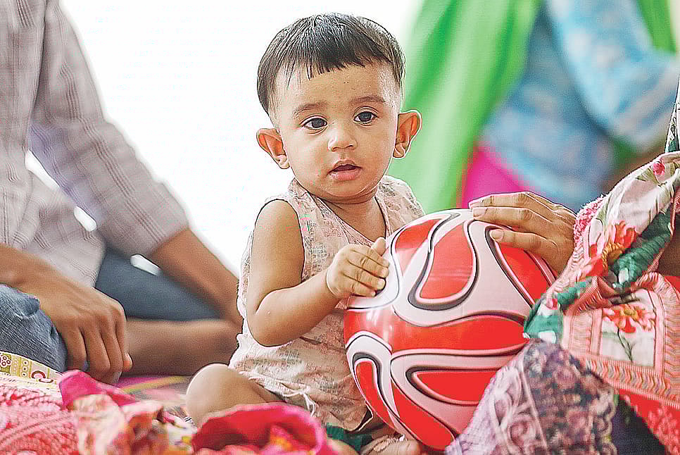 সারা দেশে হামের সংক্রমণ বাড়ায় হাসপাতালে বাড়ছে শিশু রোগীর চাপ। সম্প্রতি রাজধানীর মহাখালীর ডিএনসিসি ডেডিকেটেড কোভিড হাসপাতালে