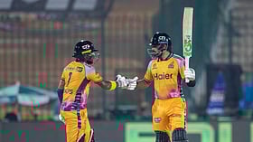 পাকিস্তানের প্রথম হিসেবে বাবরের পঞ্চাশের ‘সেঞ্চুরি’