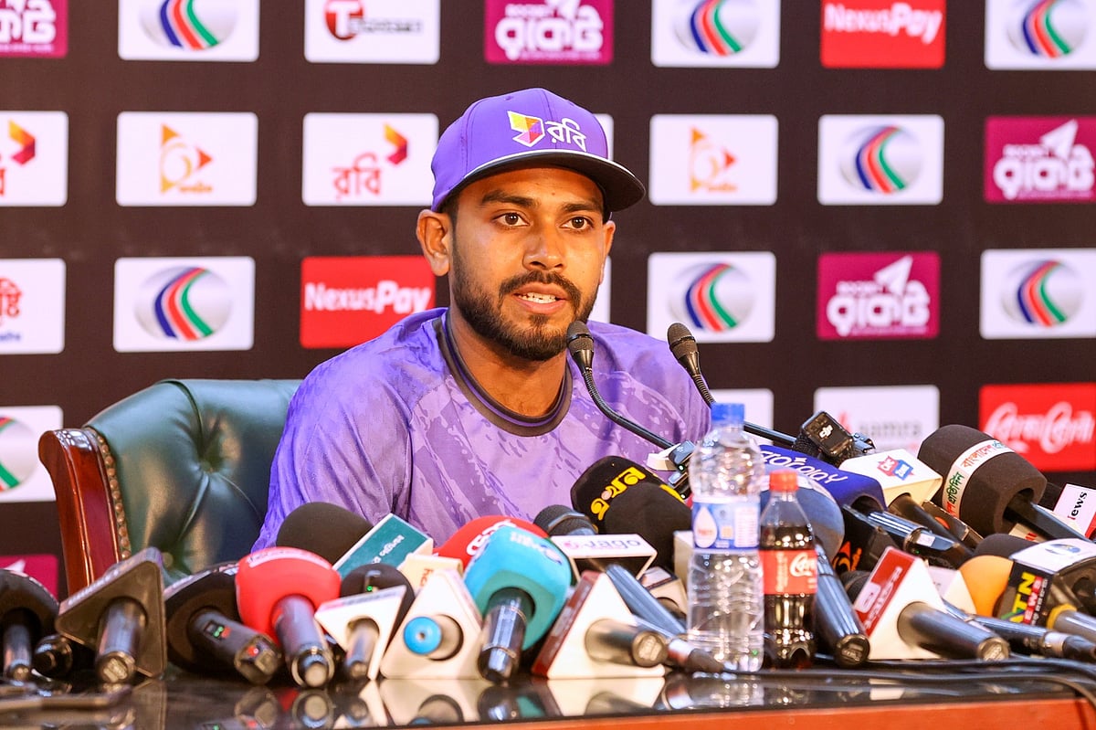 সংবাদ সম্মেলনে বাংলাদেশ ওয়ানডে দলের অধিনায়ক মেহেদী হাসান মিরাজ