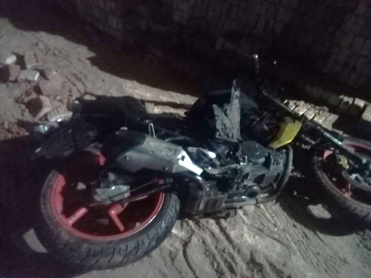 মাটি কাটা নিয়ে দুই পক্ষের সংঘর্ষের পর মোটরসাইকেলটিতে আগুন দেওয়া হয়। গতকাল রাত ৯টার দিকে নোয়াখালীর সেনবাগ উপজেলার কাবিলপুর ইউনিয়নের উত্তর শাহাপুর গ্রামে