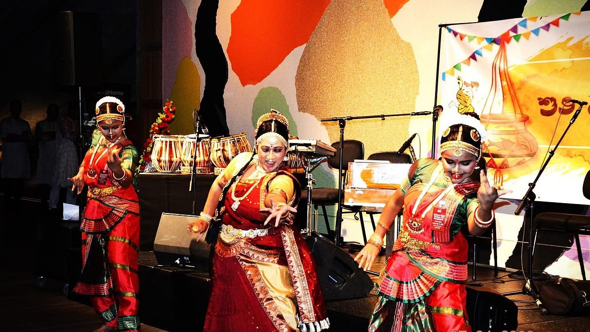 সিডনি অপেরা হাউসে প্রথমবারের মতো আয়োজিত হলো ‘বৈশাখী উৎসব ও আনন্দ’। ছবি: প্রথম আলো