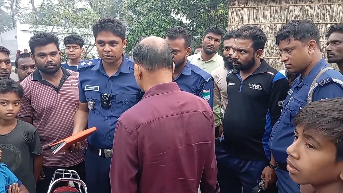 মেহেরপুরের গাংনী উপজেলা বিএনপির কর্মীকে ভোরে গুলি করা হয়েছে। ঘটনাস্থলে পুলিশ গুলির আলামত সংগ্রহ করছে। আজ সোমবার