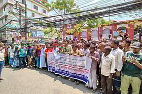 ৯ দফা দাবিতে বরিশালে ব্যাটারিচালিত যান শ্রমিকদের বিক্ষোভ-সমাবেশ