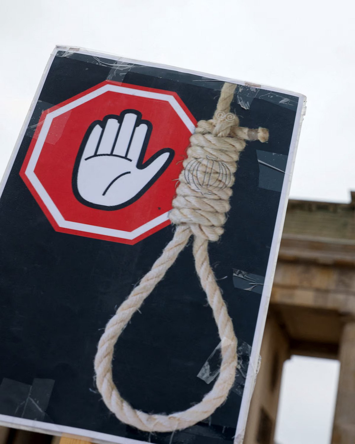 ইরানে মৃত্যুদণ্ড কার্যকর নিয়ে আন্তর্জাতিক মানবাধিকার সংস্থাগুলো সমালোচনা করে আসছে