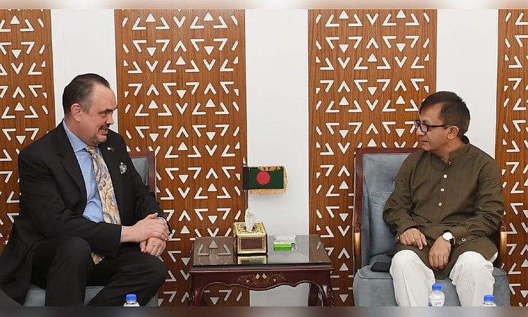 সচিবালয়ে বাণিজ্যমন্ত্রী খন্দকার আবদুল মুক্তাদিরের সঙ্গে বৈঠক করেন বাংলাদেশে নিযুক্ত যুক্তরাষ্ট্রের রাষ্ট্রদূত ব্রেন্ট টি ক্রিস্টেনসেন। ২১ এপ্রিল